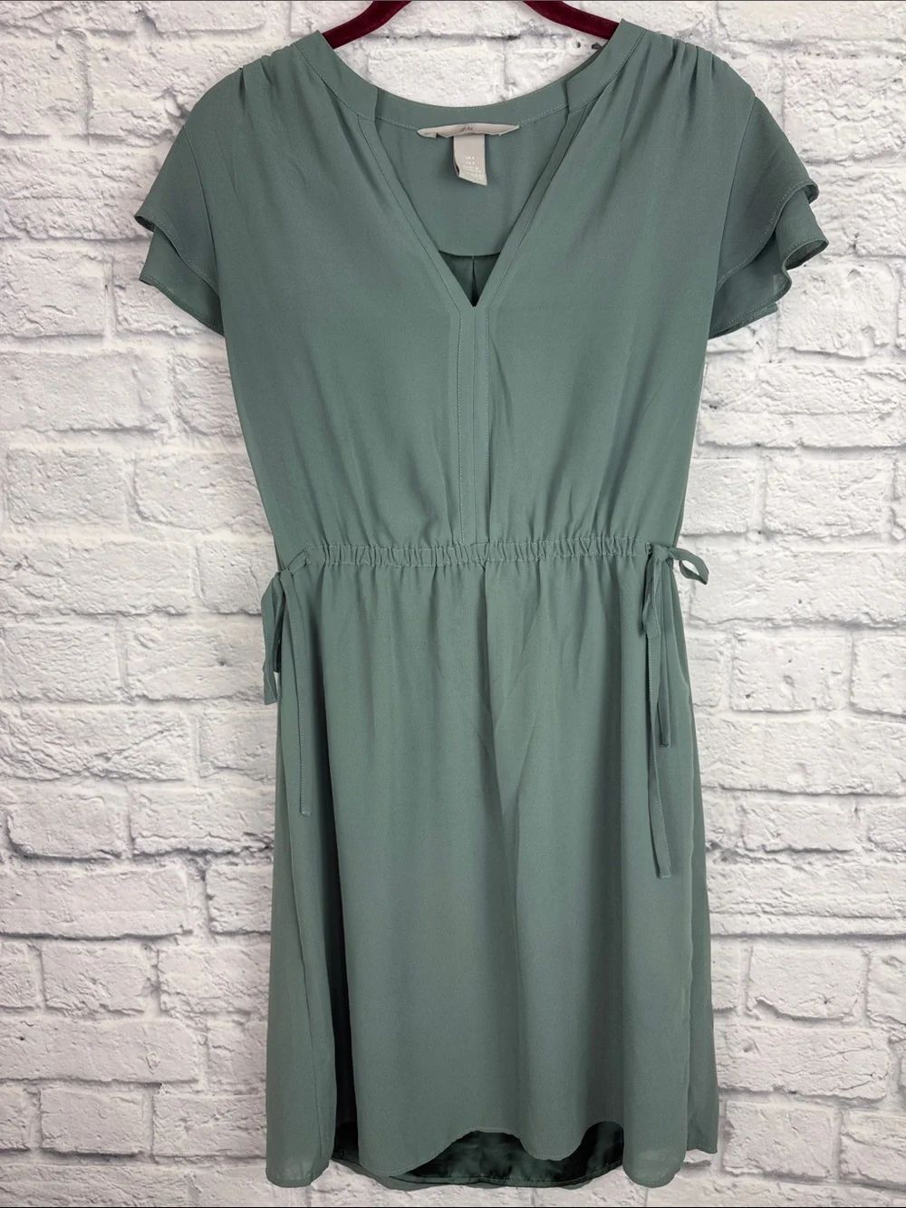 H&M Women's Sage Green V-Neck Tie-Waist Dress Size 6
